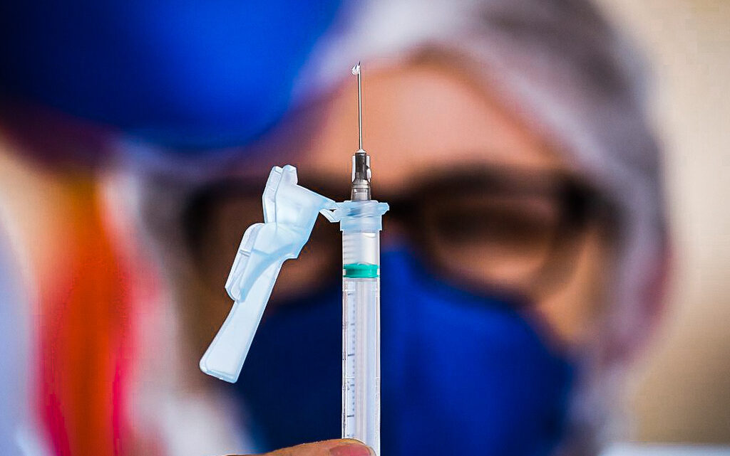 Sarandi faz mutirão de vacina para imunizar quem está em atraso com a vacinação