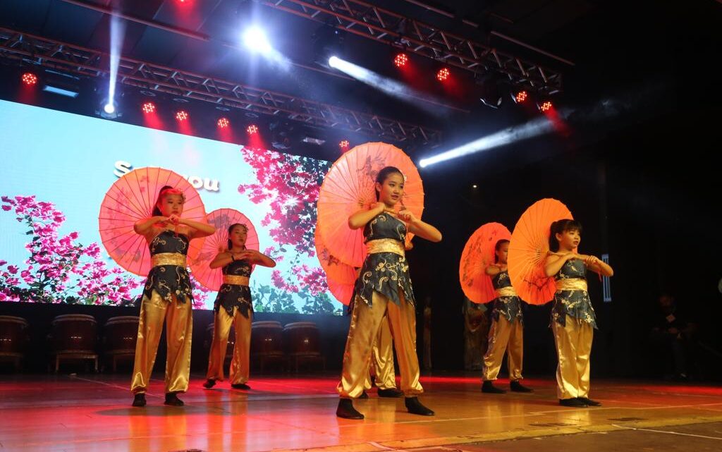 Colônia japonesa em festa no Festival Nipo-brasileiro de Maringá