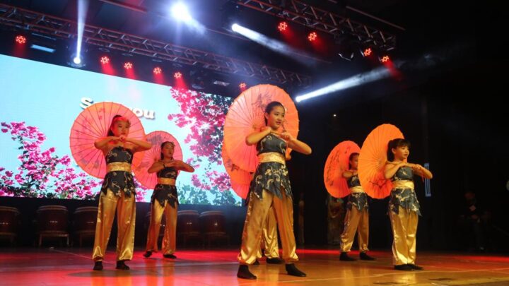 Colônia japonesa em festa no Festival Nipo-brasileiro de Maringá