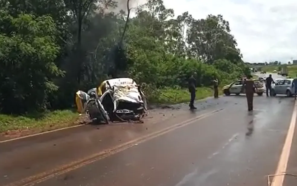 dois policiais morrem em acidente na PR-492