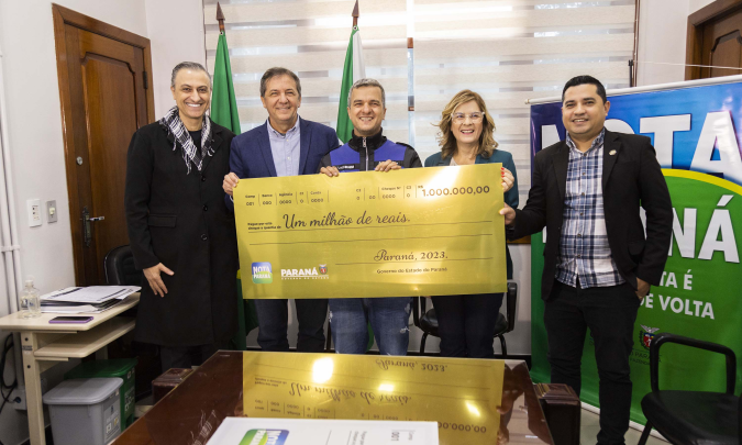 Mecânico recebe prêmio de R$ 1 milhão do Nota Paraná