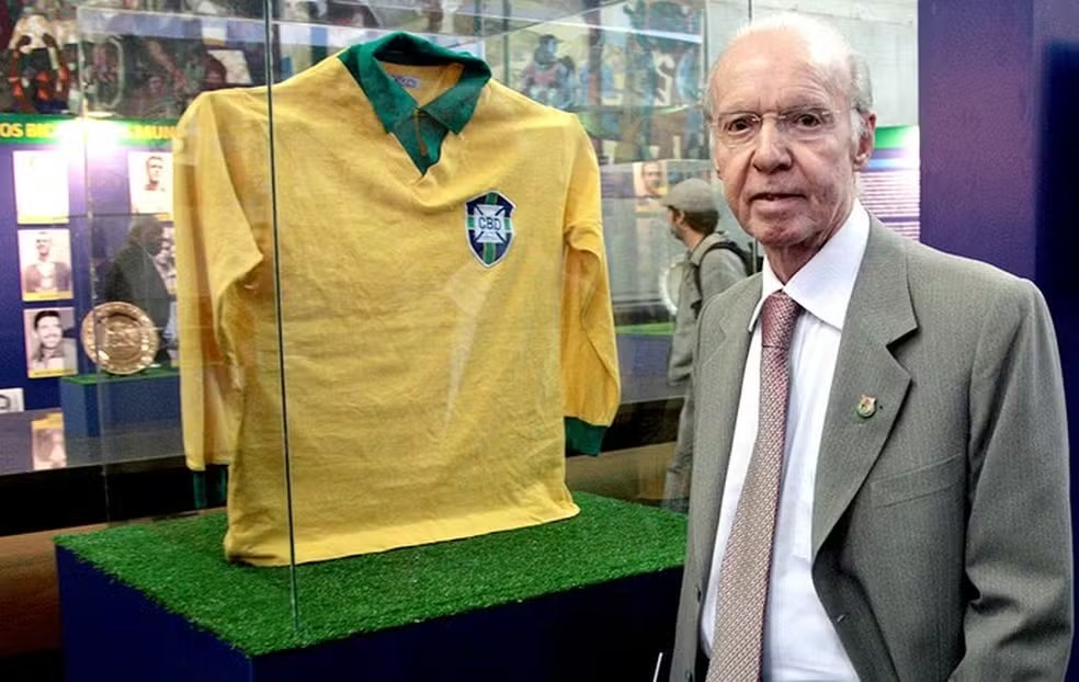 Morre Zagallo, a lenda do futebol mundial, vencedor de quatro Copas do Mundo