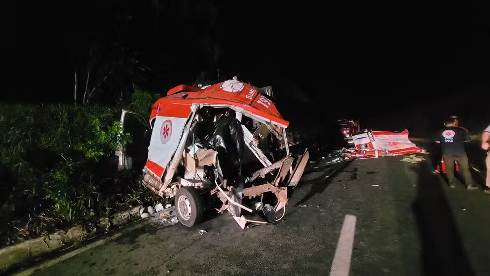 três socorristas do samu e paciente morrem em acidente