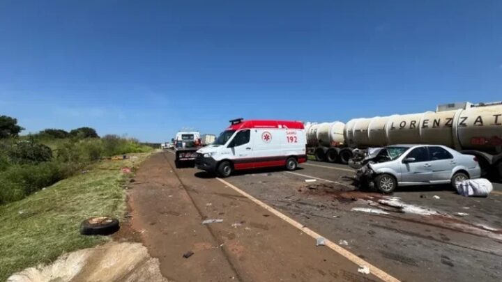 Três pessoas da região central morrem em batida na BR-277