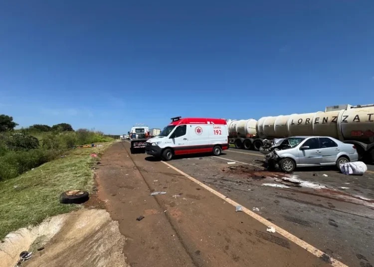 Três pessoas da região central morrem em batida na BR-277